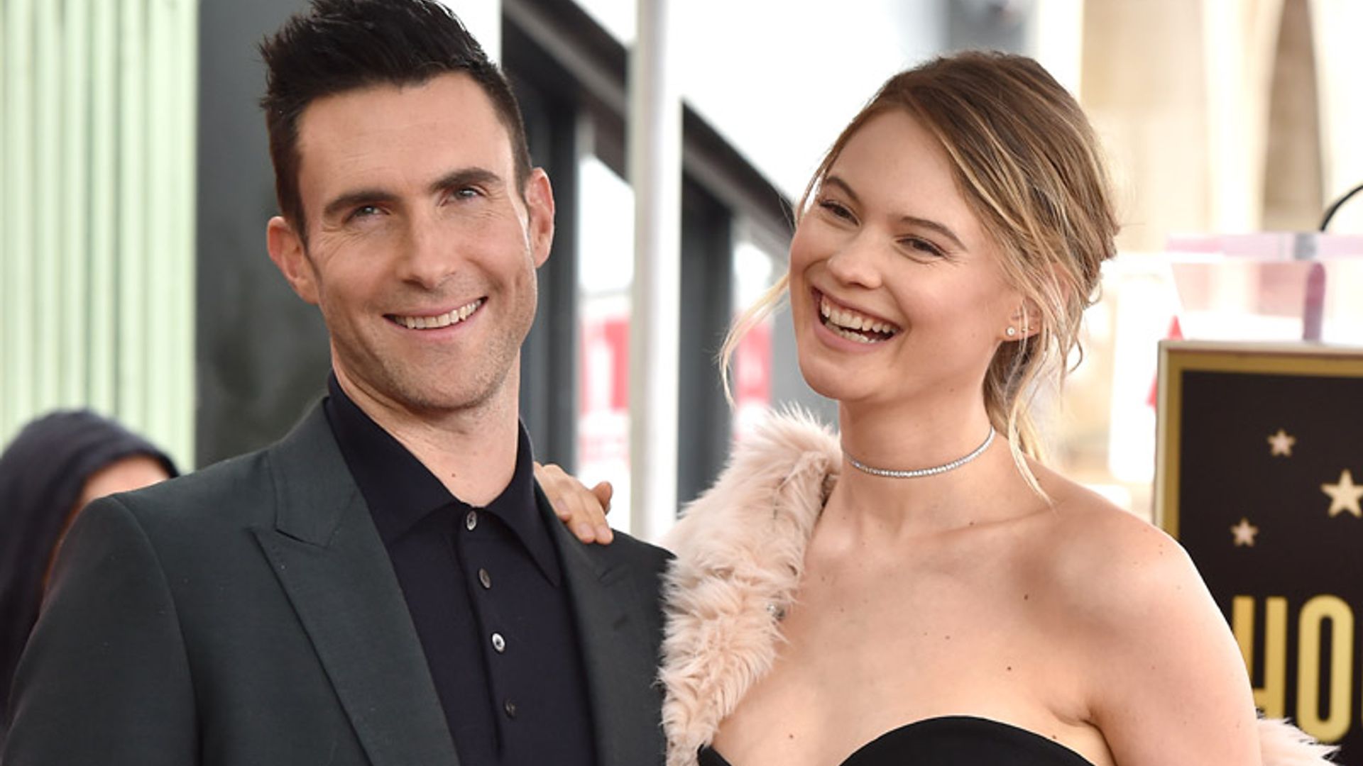 Adam Levine pone a todos a hablar despues de su reciente aparición